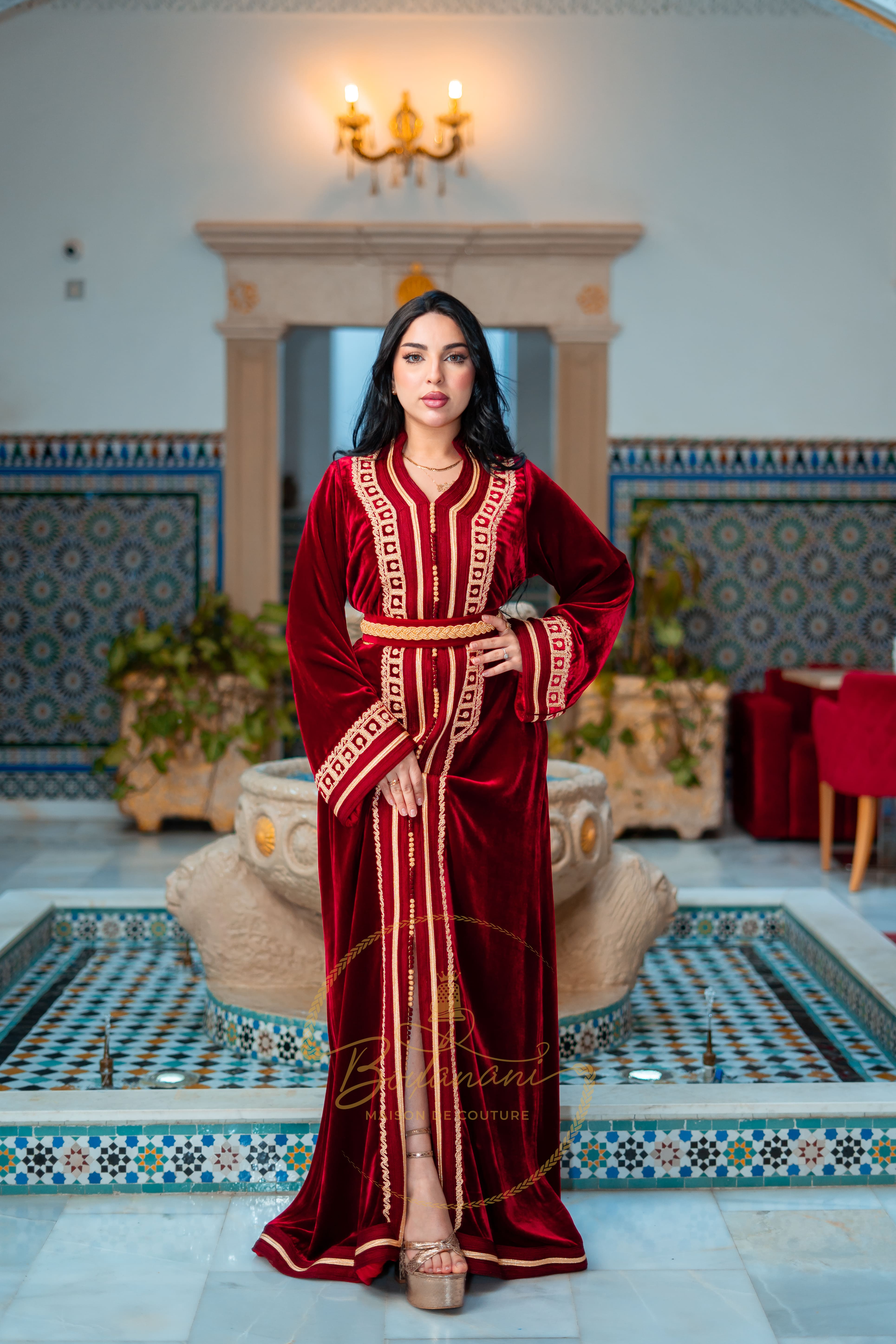 Caftan Ceinturé Rouge Bordeaux en Velours
